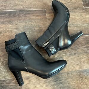 Aquatalia Black Rogue Royal Leather Weatherproof Booties‎ Size 9.5 Italy